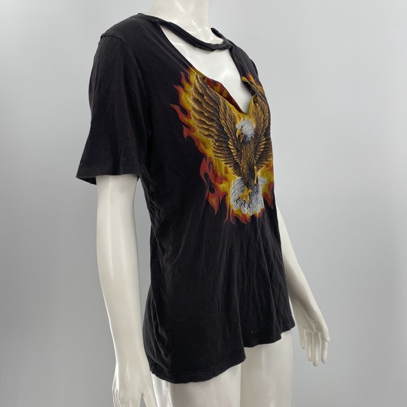 Truly Madly Deeply Eagle/Panther Neck Graphic Tee - Picture 11 of 12